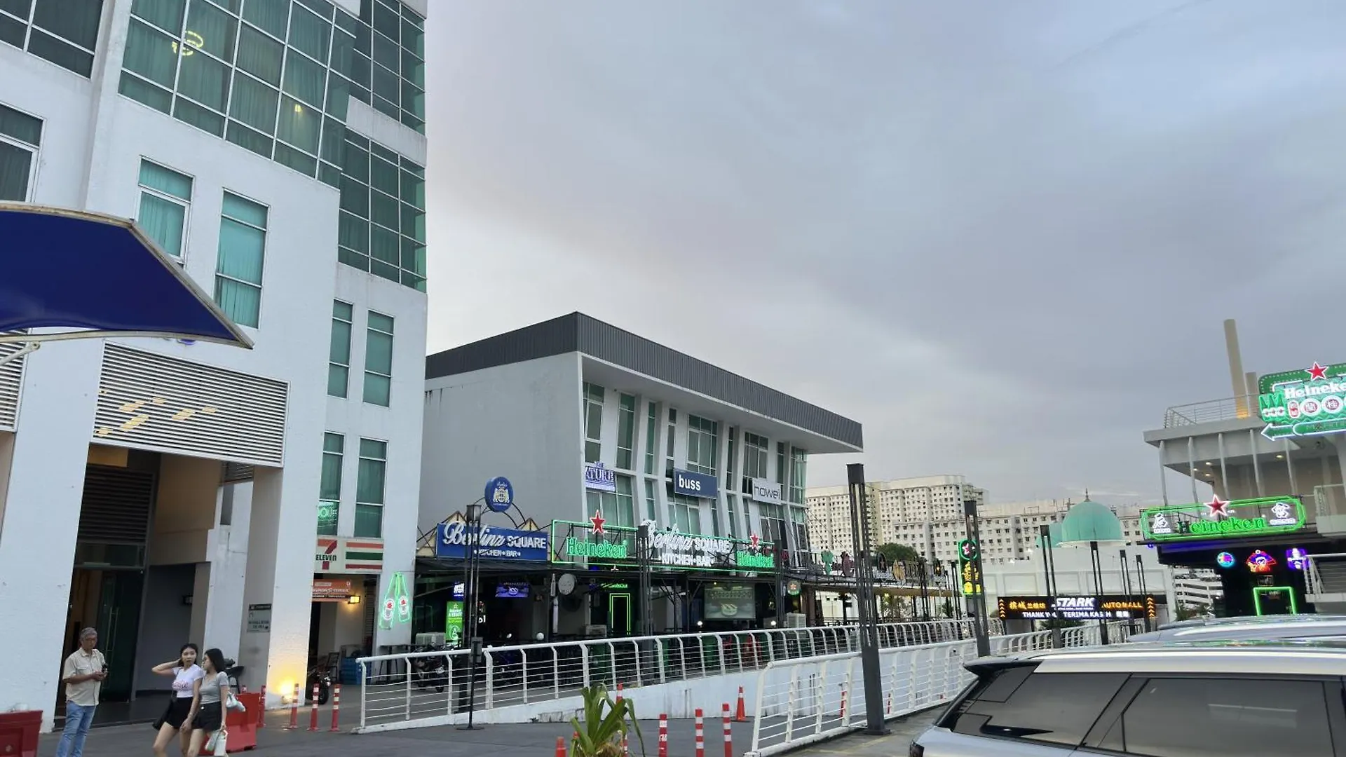 מלון דירות Amazing Seaview Duplex George Town Maritime Suites 20